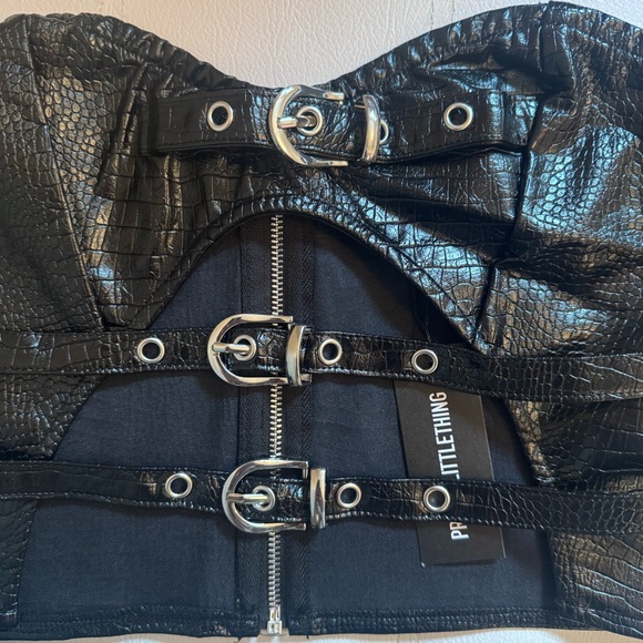 PrettyLittleThing black belt detail croc faux leather top and mini skirt set - Picture 7 of 9